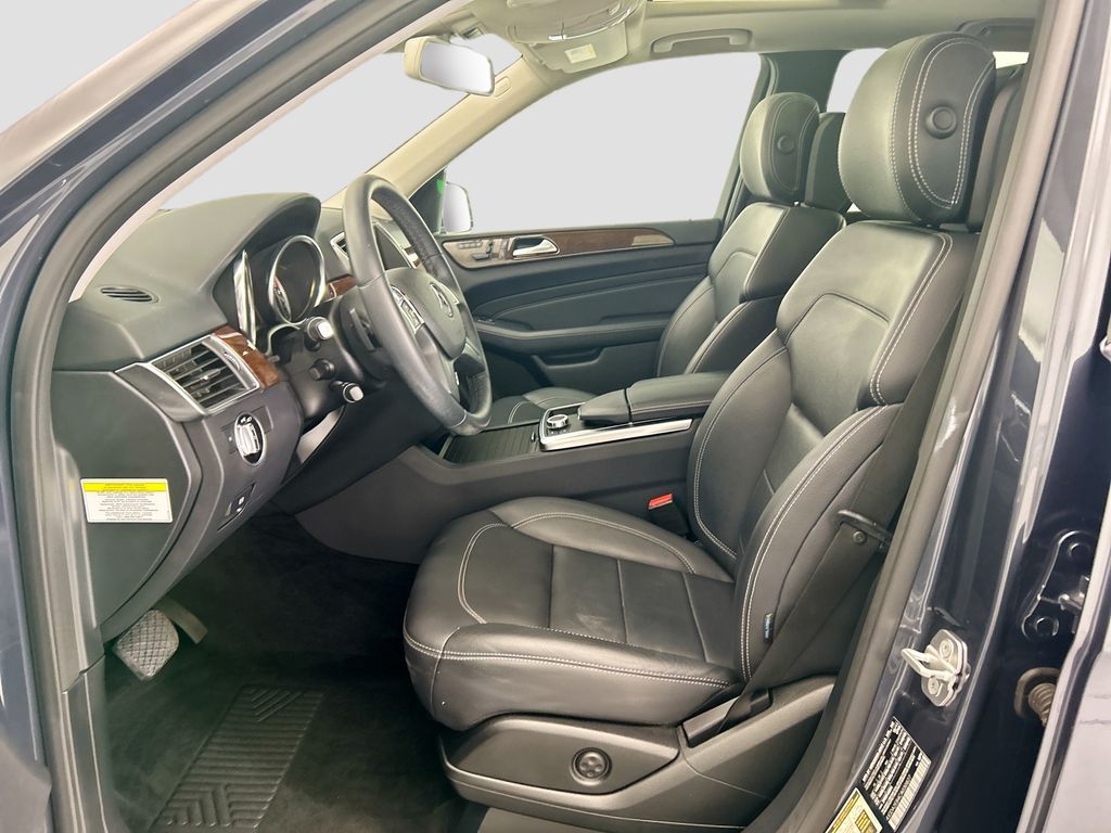 Thumbnail: 2012 Mercedes-Benz M-Class - 18