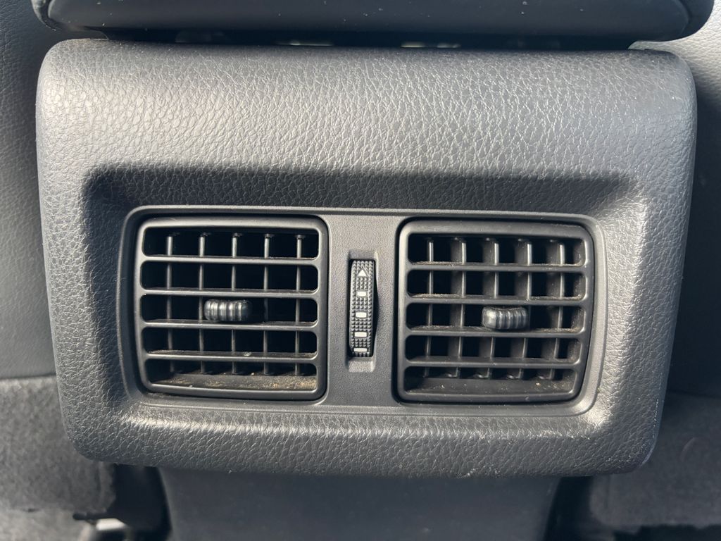 2018 Toyota Camry XSE 19