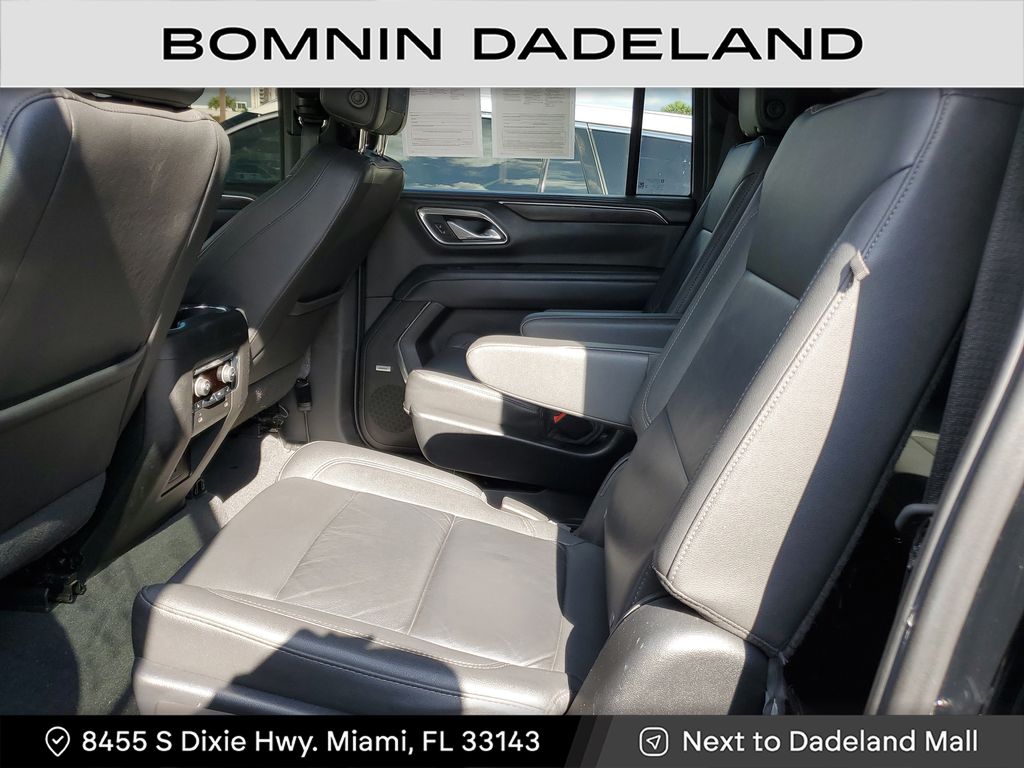 2023 Chevrolet Suburban Z71 photo