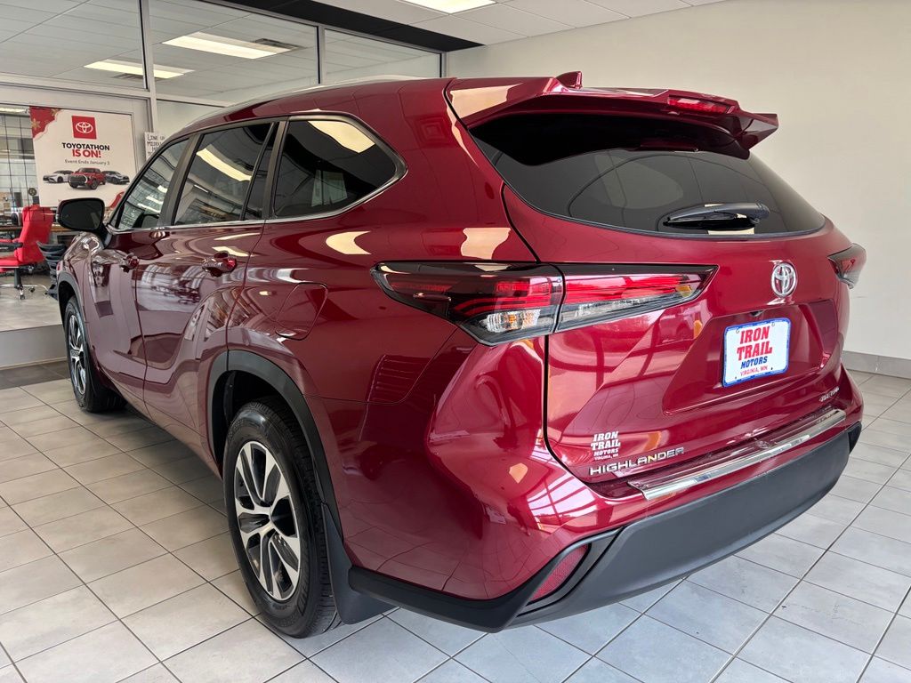 Used 2025 Toyota Highlander SUV