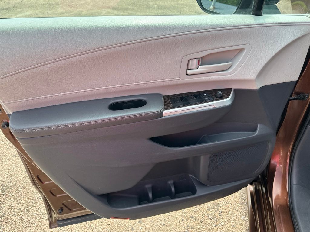 Used 2022 Toyota Sienna Van