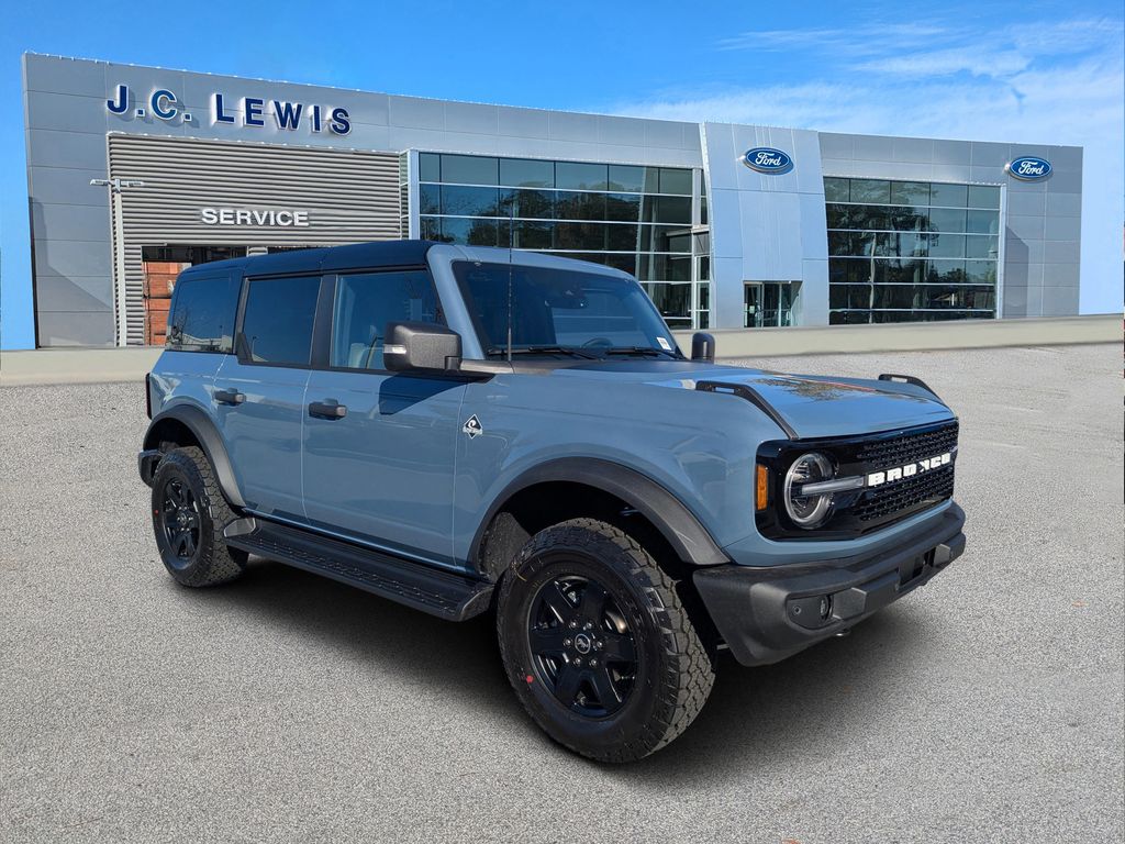 2025 Ford Bronco 4-Door Outer Banks's photo