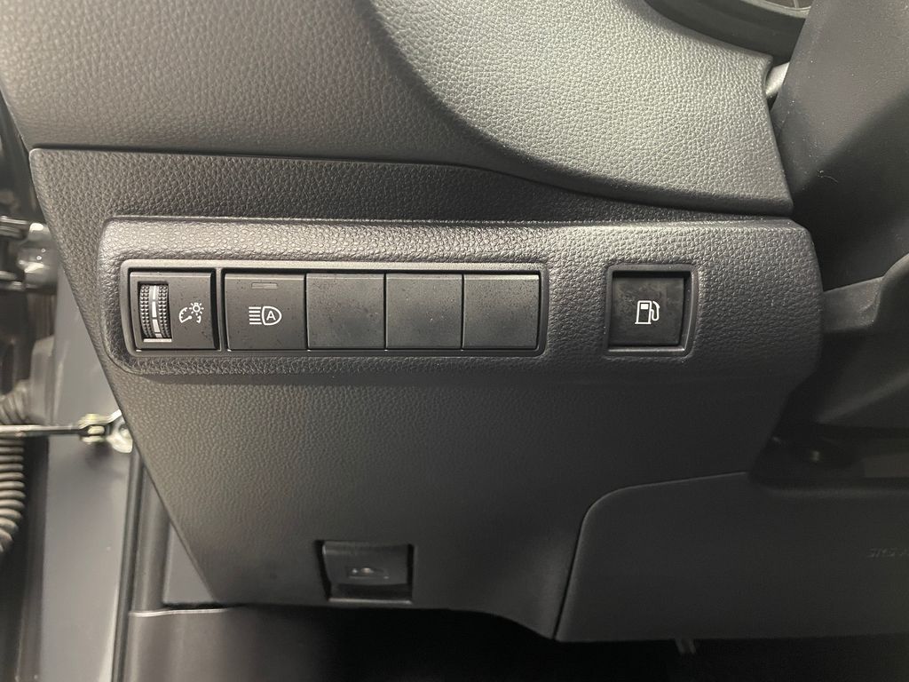 2023 Toyota Corolla LE 19
