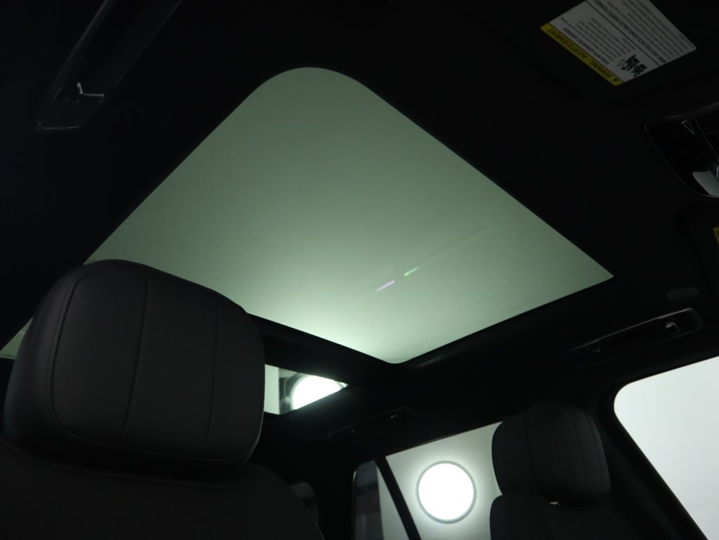 2025 Land Rover Range Rover SE 20