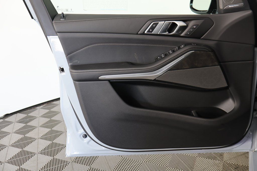 Thumbnail: 2026 BMW X5 - 7