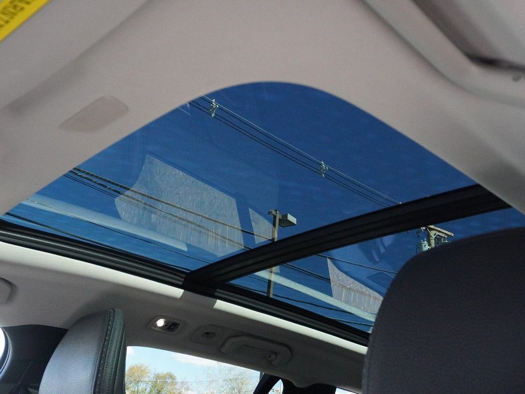 Used 2020 Gray Volvo T5 image 23