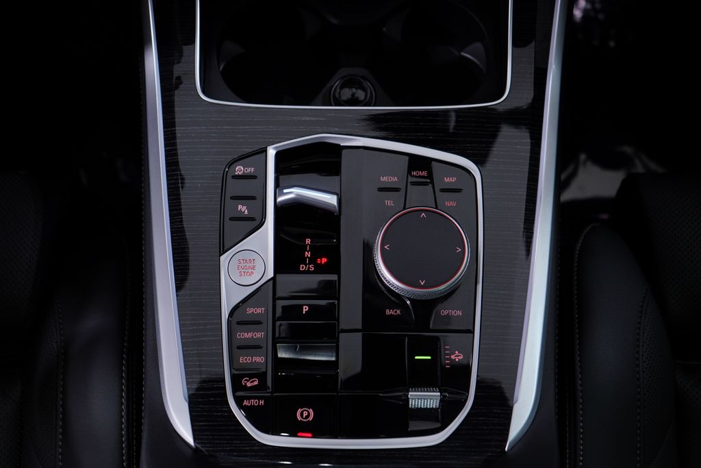 Thumbnail: 2025 BMW X5 - 14