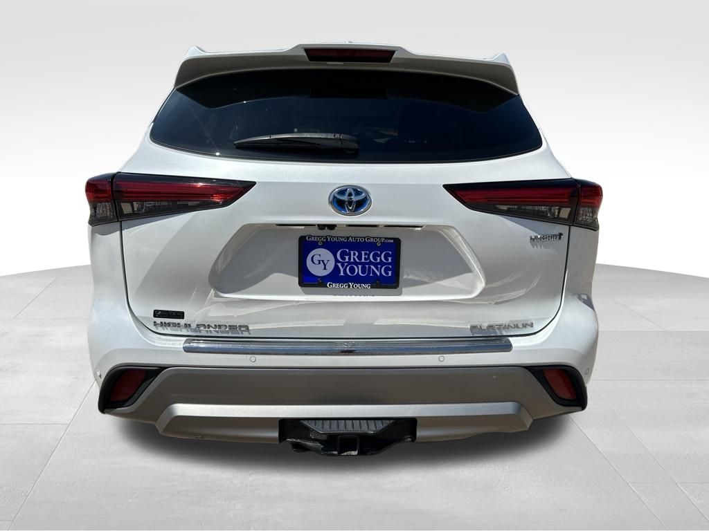Used 2022 Toyota Highlander Hybrid SUV