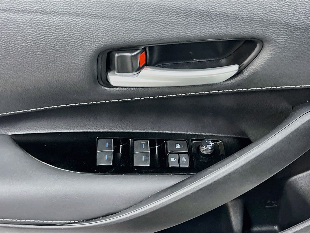 Used 2022 White Toyota SE Nightshade Edition image 18