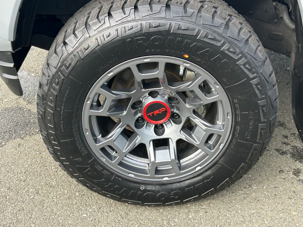 Thumbnail: 2020 Toyota Tacoma - 9