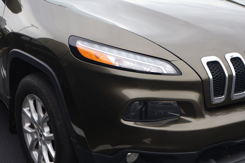 Thumbnail: 2015 Jeep Cherokee - 4