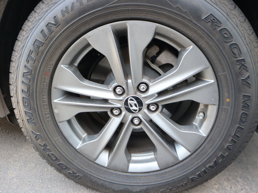 Thumbnail: 2014 Hyundai Santa Fe - 17