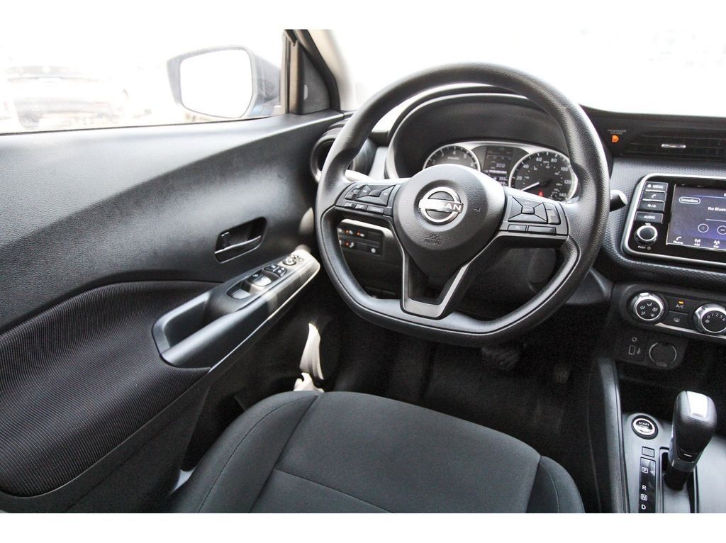 2025 Nissan Kicks Play S - 7