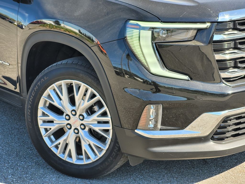 Used 2024 Black GMC Elevation image 9