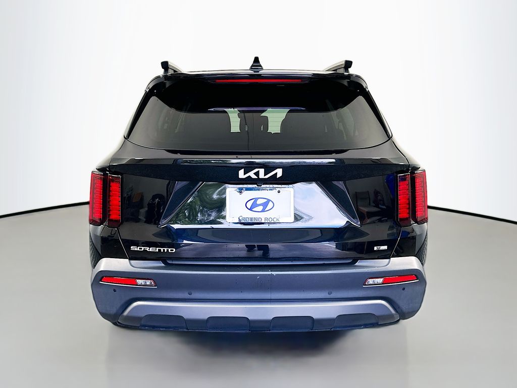 Thumbnail: 2023 Kia Sorento - 6