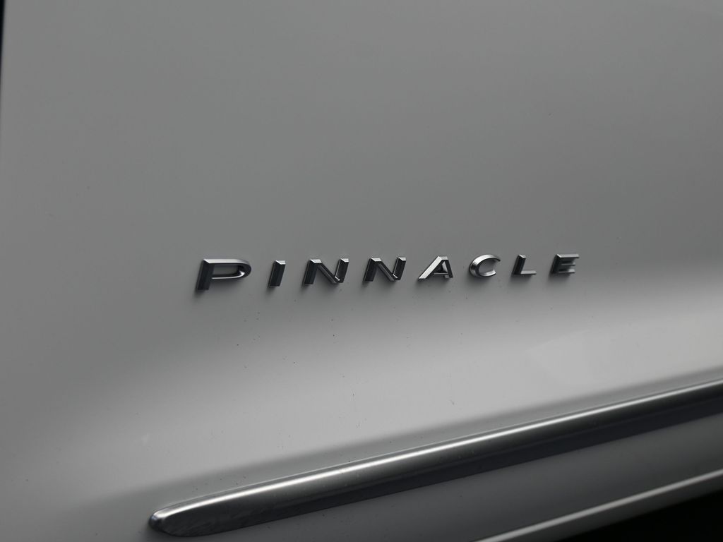 New 2026 Bright White Clearcoat Chrysler Pinnacle image 34