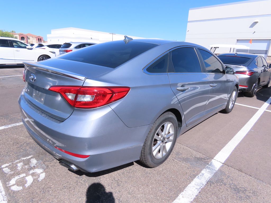Thumbnail: 2016 Hyundai Sonata - 4