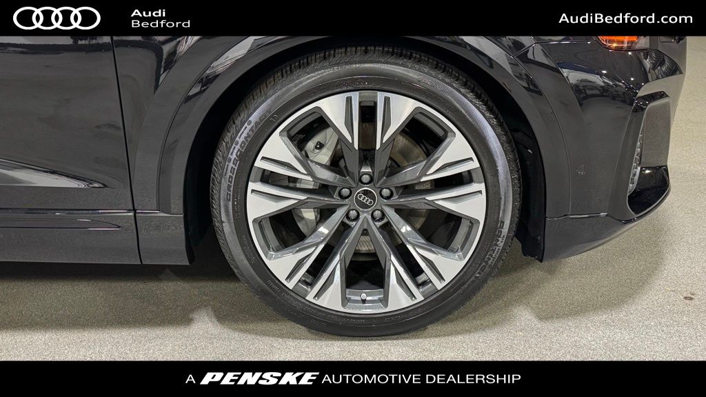 Thumbnail: 2026 Audi Q8 - 9