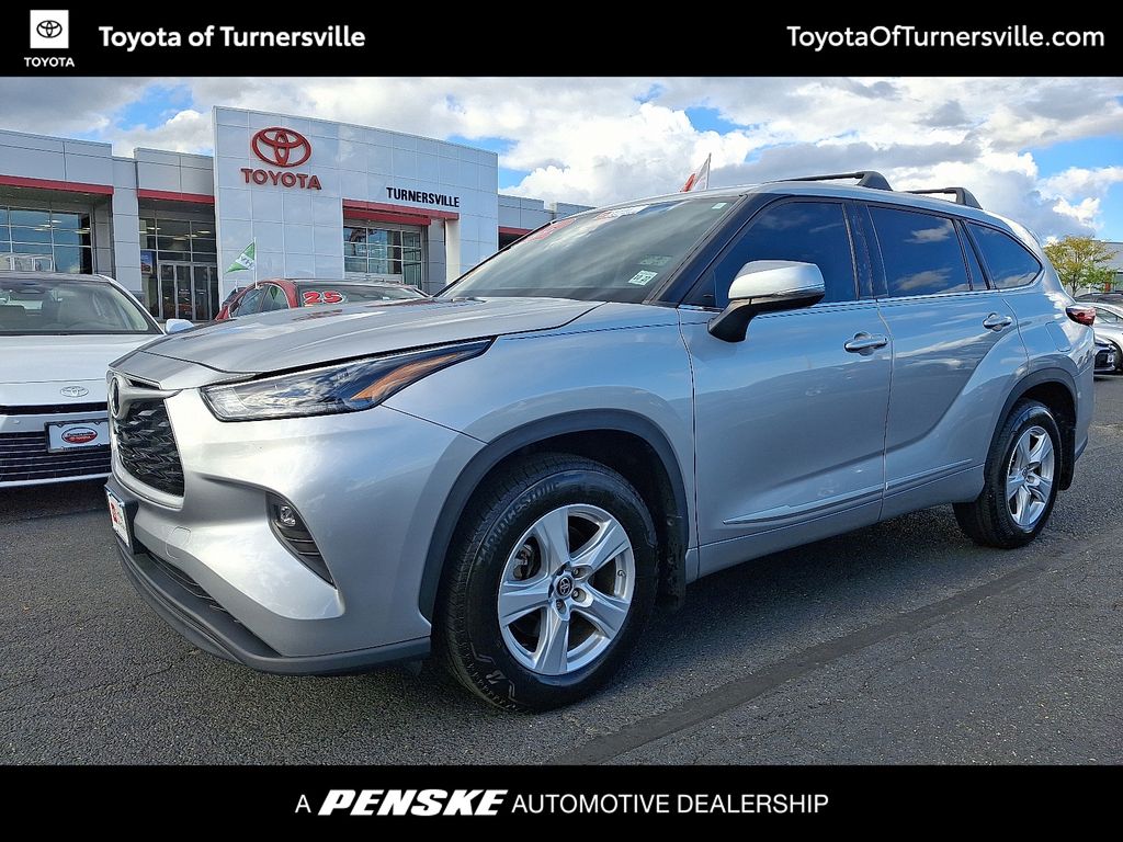 Thumbnail: 2022 Toyota Highlander - 1