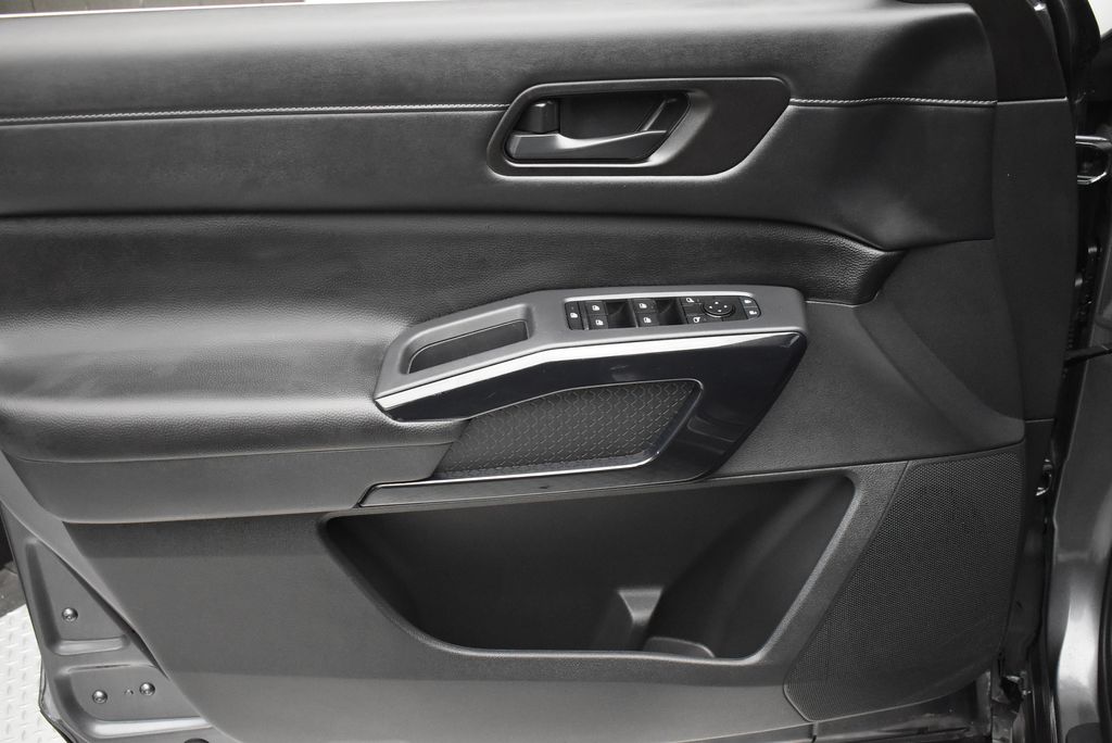 Thumbnail: 2025 Nissan Pathfinder - 9