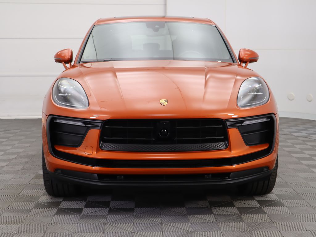 2024 Porsche Macan  2