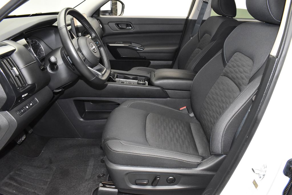 Thumbnail: 2025 Nissan Pathfinder - 11