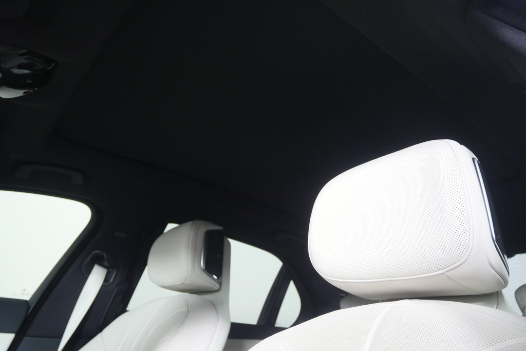 Thumbnail: 2023 BMW i7 - 13