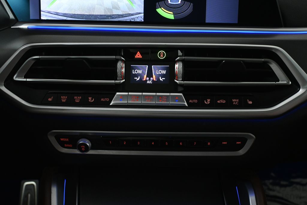 Thumbnail: 2021 BMW X6 - 24
