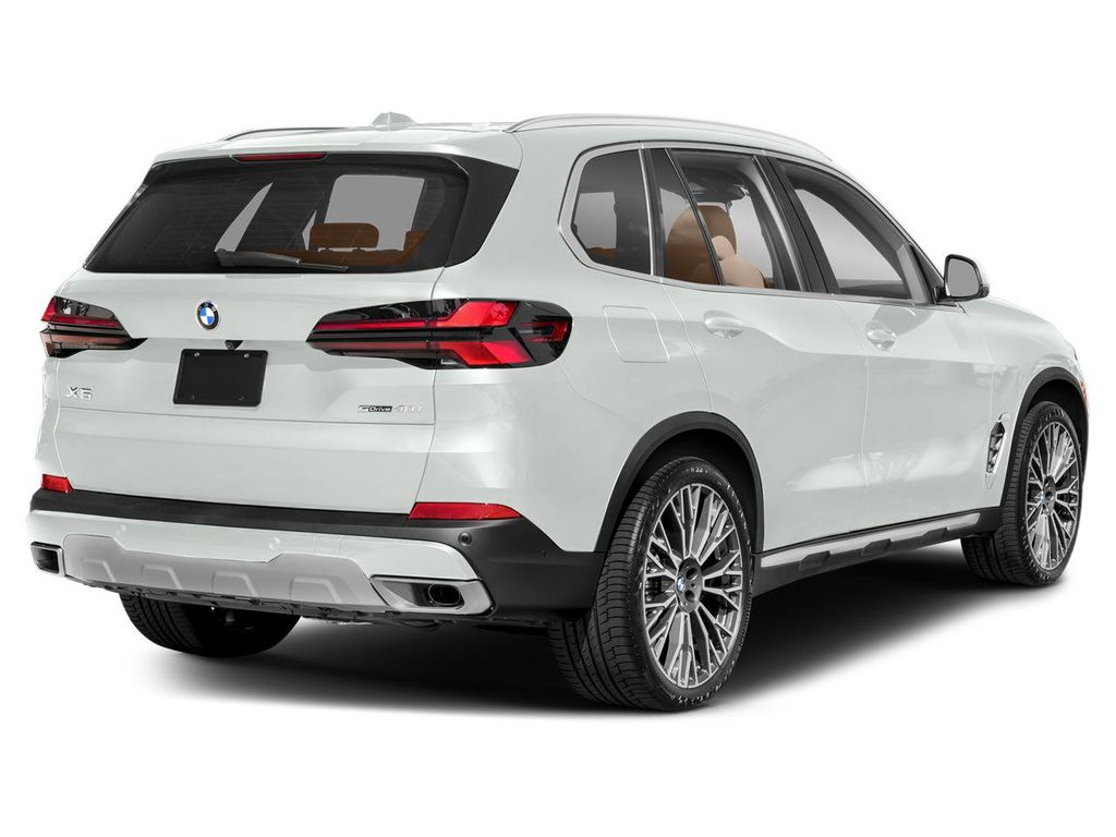 2025 BMW X5 M60i 2