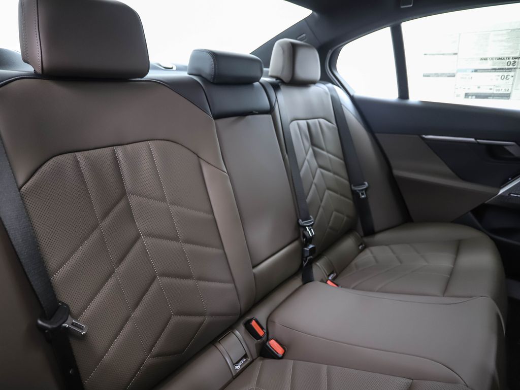 Thumbnail: 2026 BMW 5 Series - 27