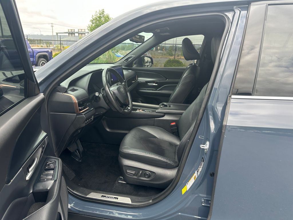 2024 Toyota Grand Highlander Hybrid MAX Platinum
