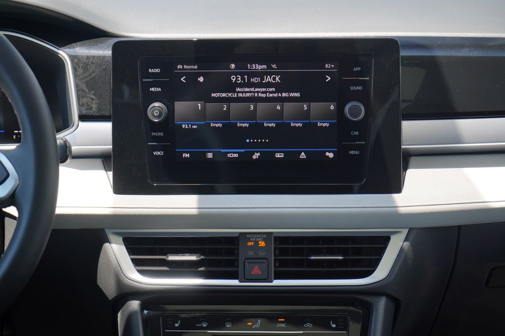 Thumbnail: 2025 Volkswagen Taos - 9