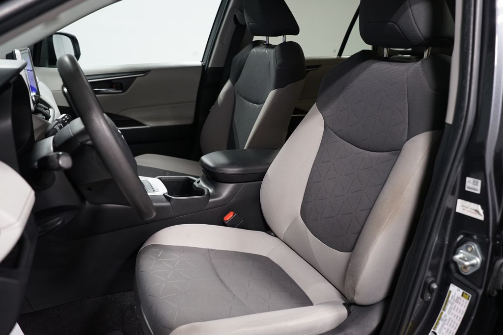 Thumbnail: 2024 Toyota RAV4 - 27