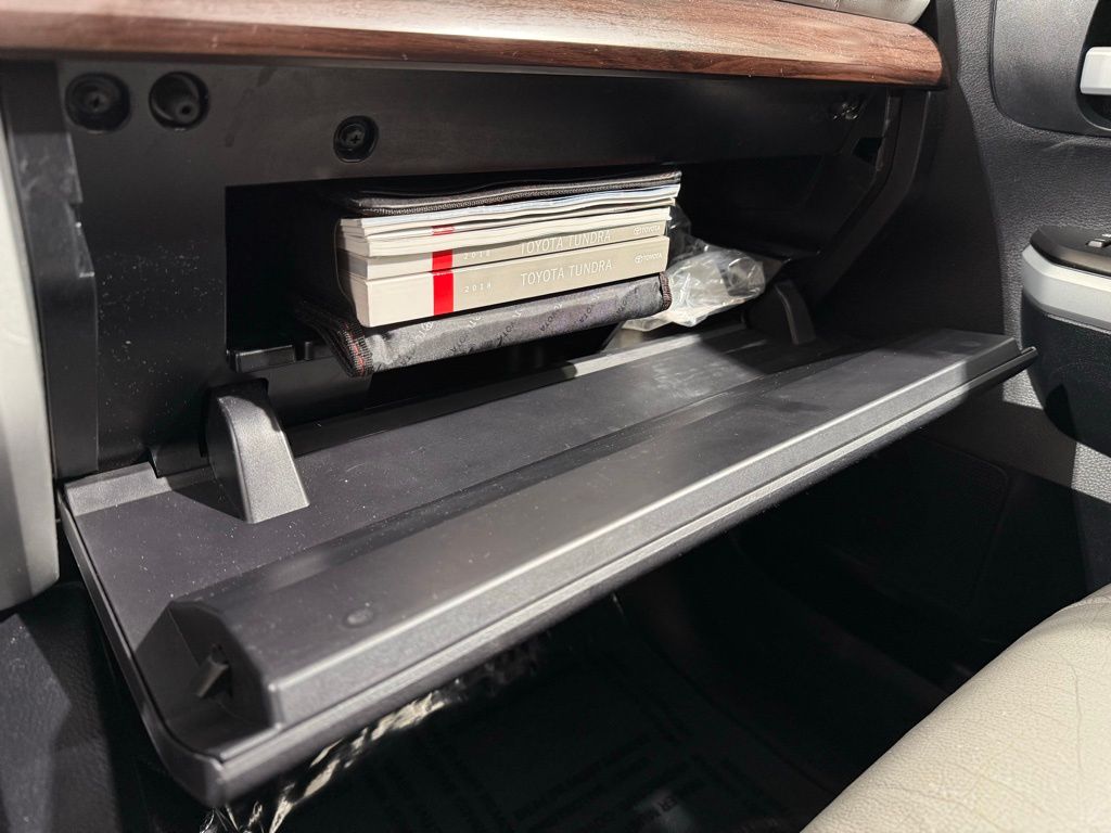 Thumbnail: 2018 Toyota Tundra - 31