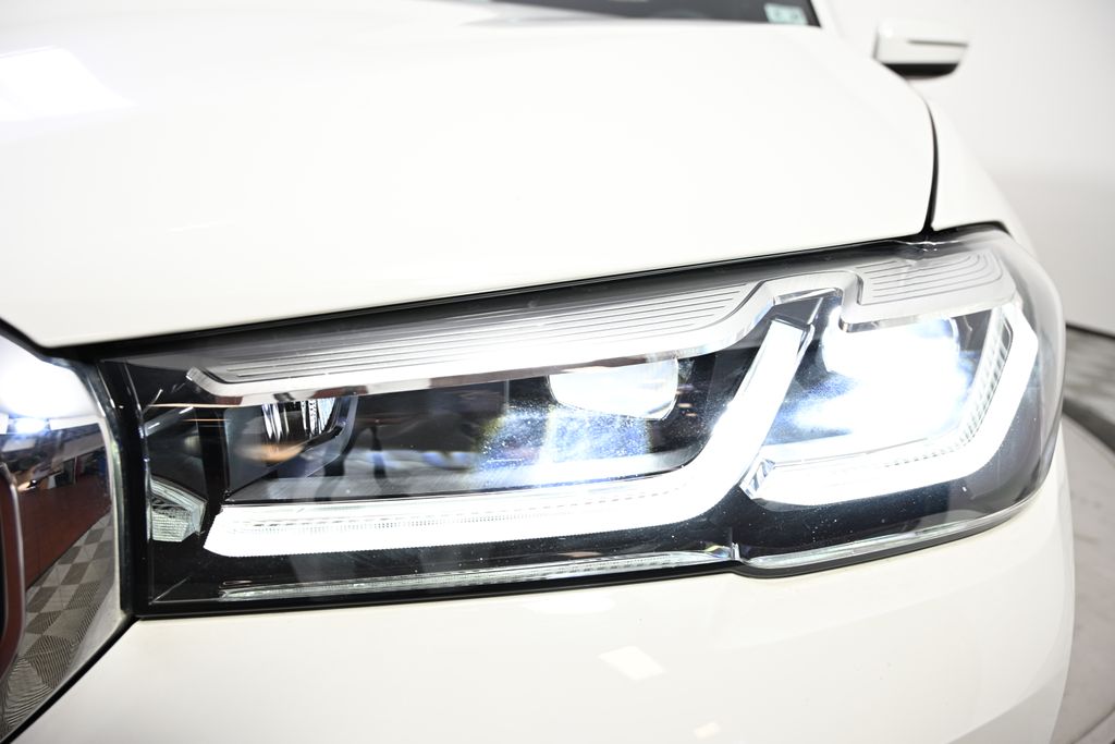 2022 BMW 5 Series 530i xDrive 9