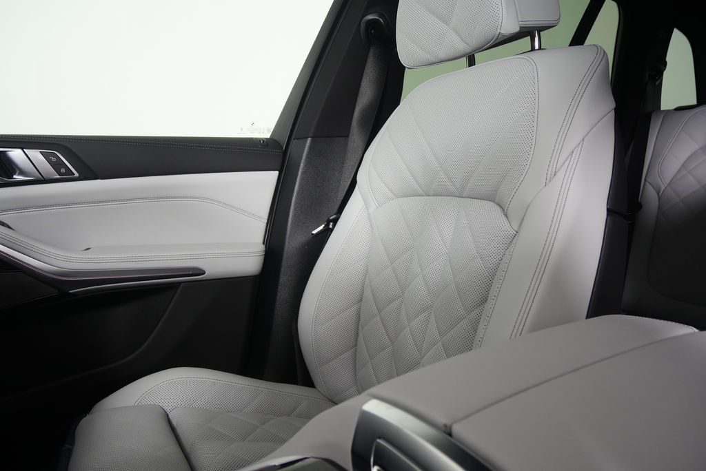 Thumbnail: 2026 BMW X5 - 23