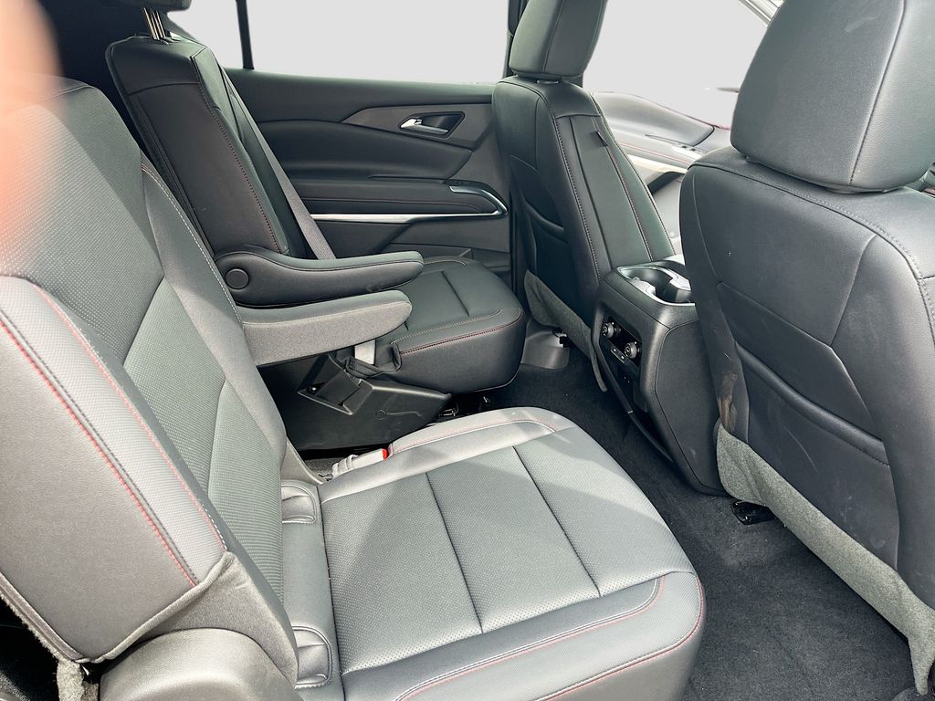 Used 2025 Gray Chevrolet Z71 image 29
