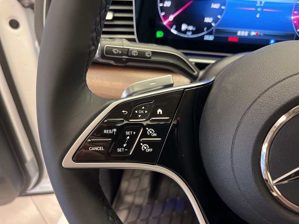 Thumbnail: 2026 Mercedes-Benz GLE - 14