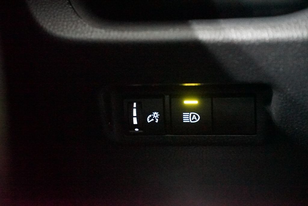 Thumbnail: 2025 Toyota RAV4 - 24