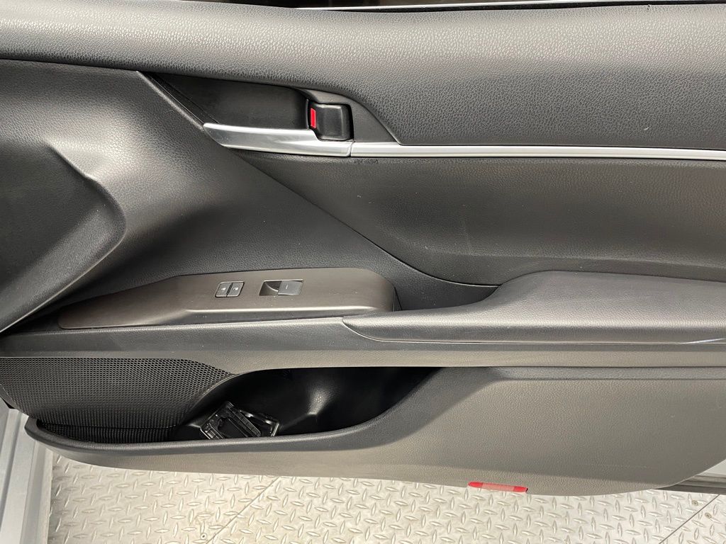 Thumbnail: 2023 Toyota Camry - 12