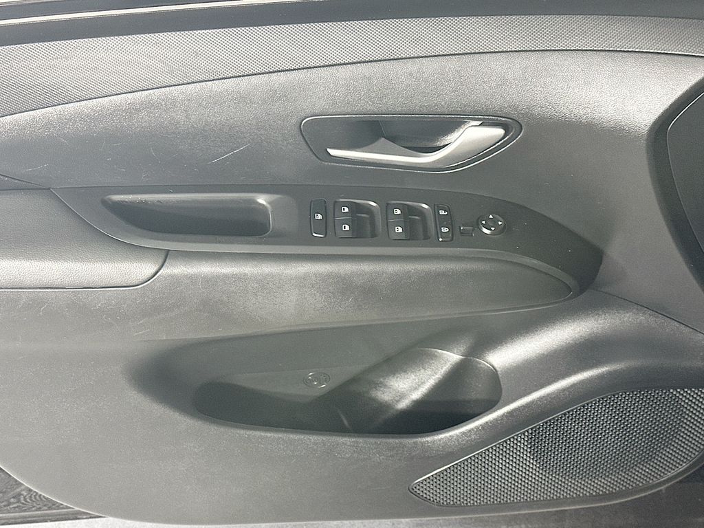 Used 2022 Black Hyundai SEL image 23