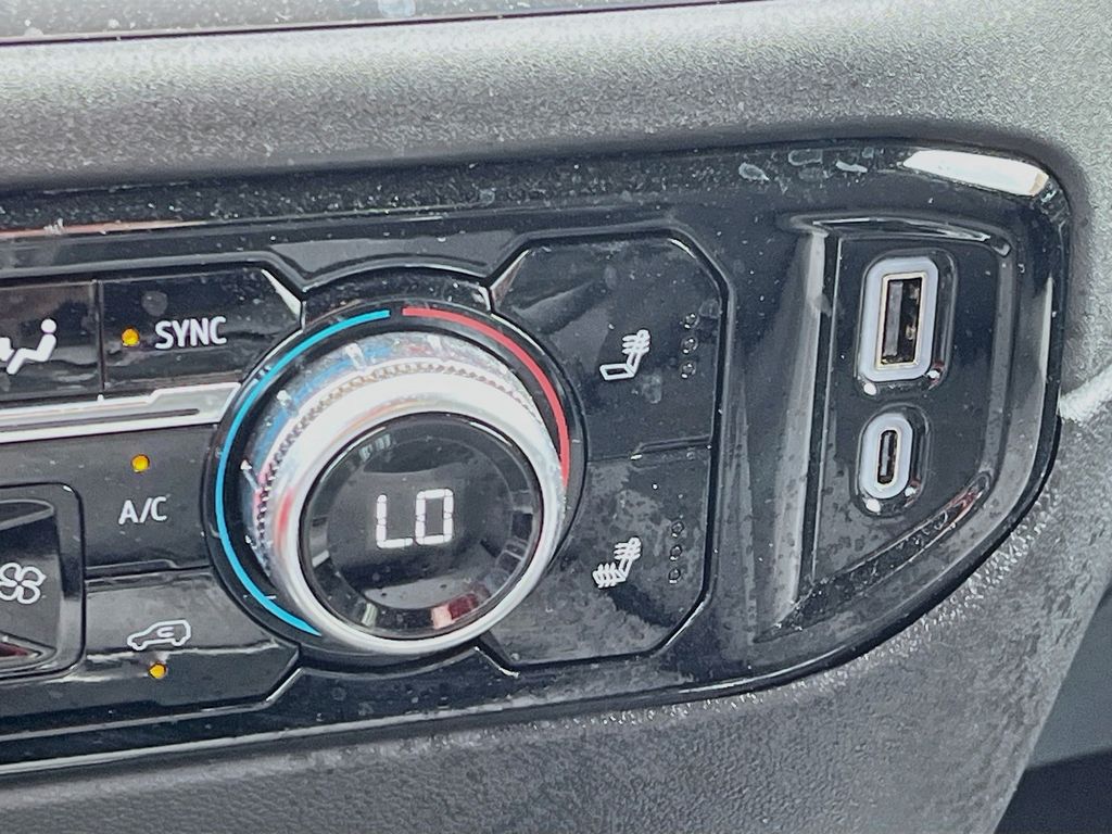 Used 2025 Black GMC Elevation image 20