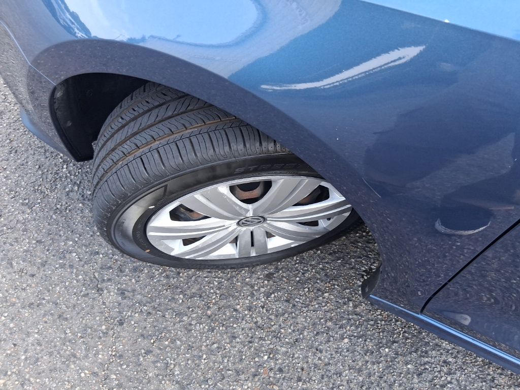 Used 2017 Blue Volkswagen 1.4T S image 7