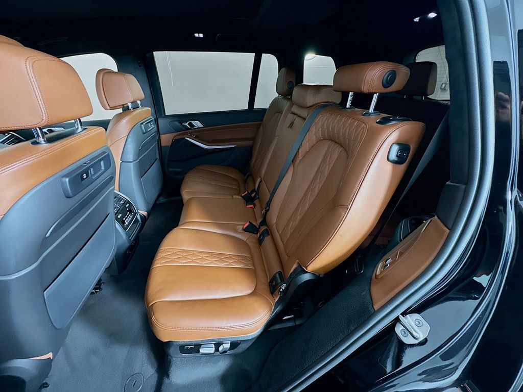 2022 BMW X7 xDrive40i 25