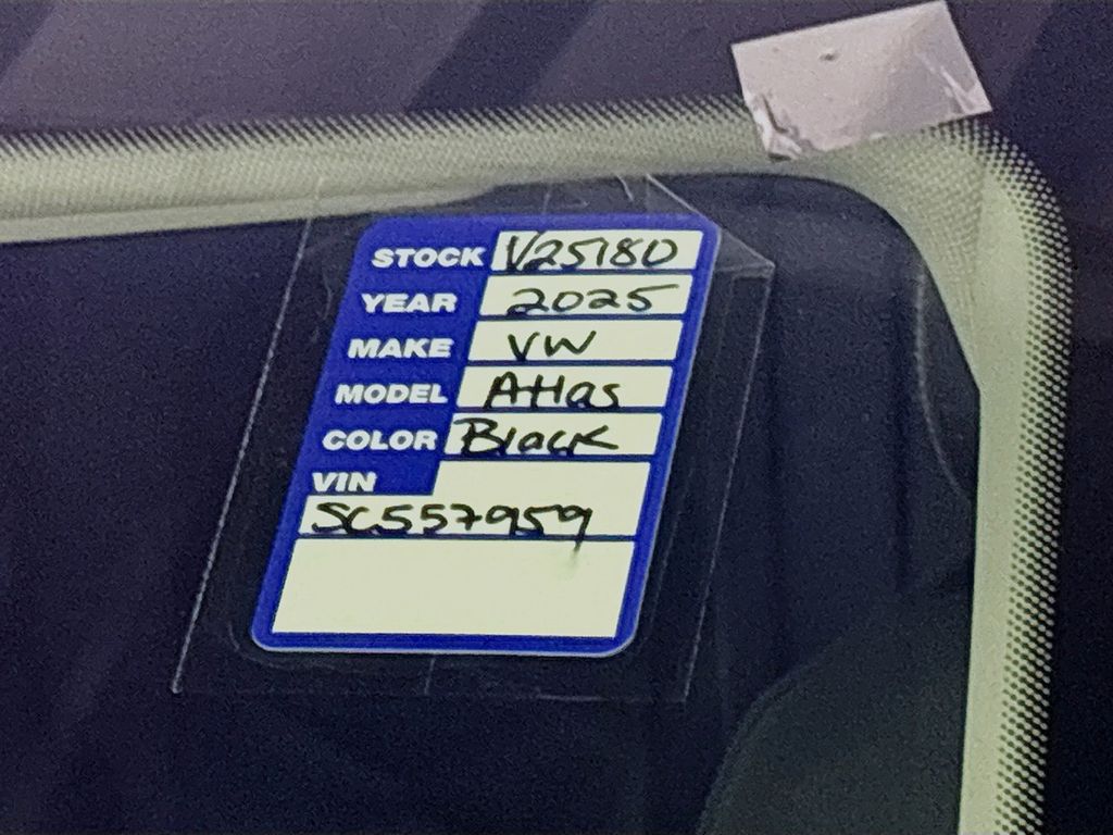 2025 Volkswagen Atlas 2.0T SE w/Technology