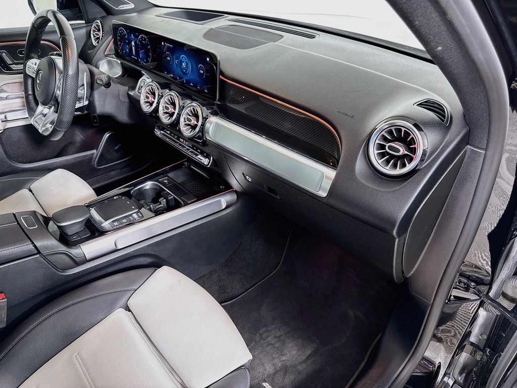 Thumbnail: 2021 Mercedes-Benz GLB - 29