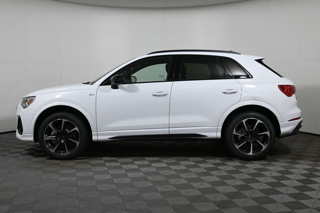 Thumbnail: 2025 Audi Q3 - 2