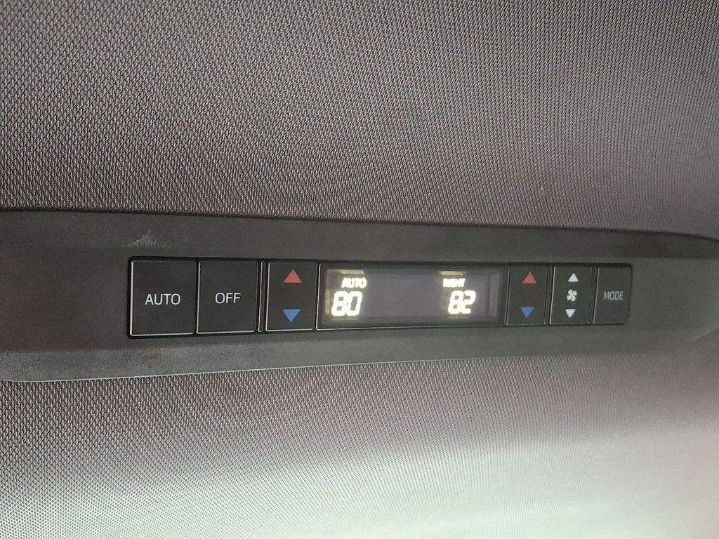 Thumbnail: 2022 Toyota Sienna - 13