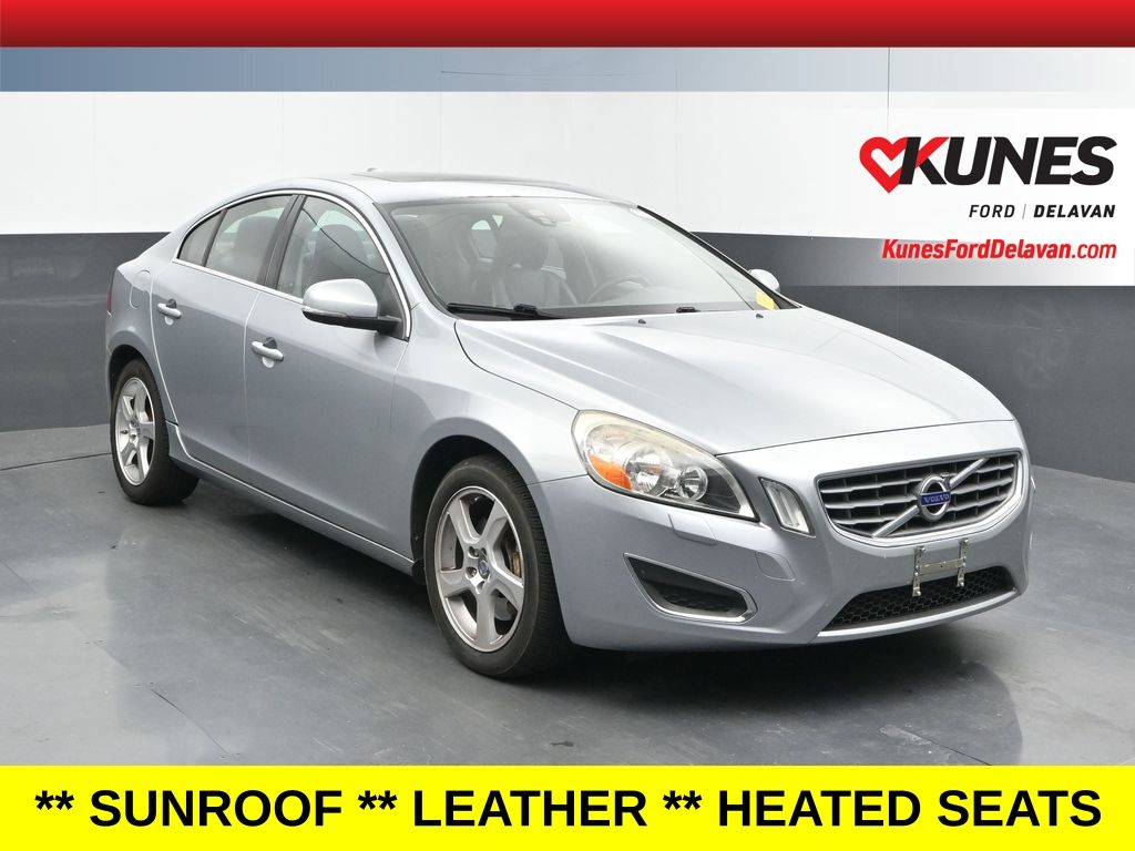 Electric Silver Metallic 2013 Volvo S60 Sedan Front-Wheel Drive 6-Speed Automatic