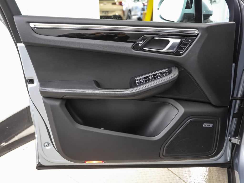 Thumbnail: 2020 Porsche Macan - 9